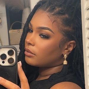 Meet your Posher, Chastity